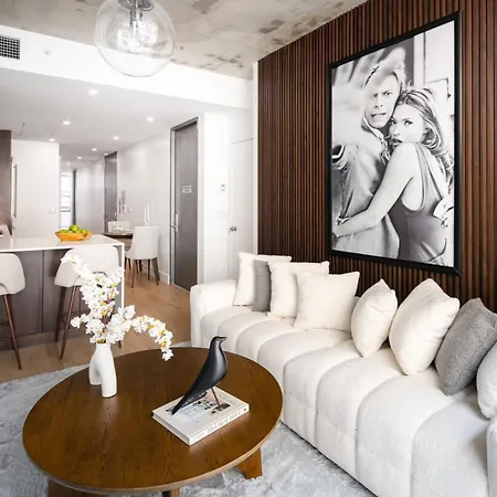 Appartamento Stylish Penthouse With Ceiling To Floor Windows